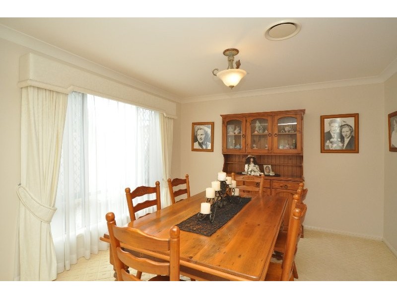 16 Tanzen Drive, Arundel QLD 4214