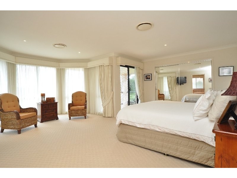 16 Tanzen Drive, Arundel QLD 4214