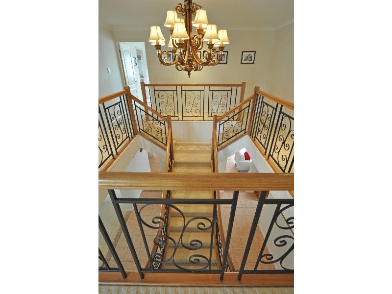 16 Tanzen Drive, Arundel QLD 4214