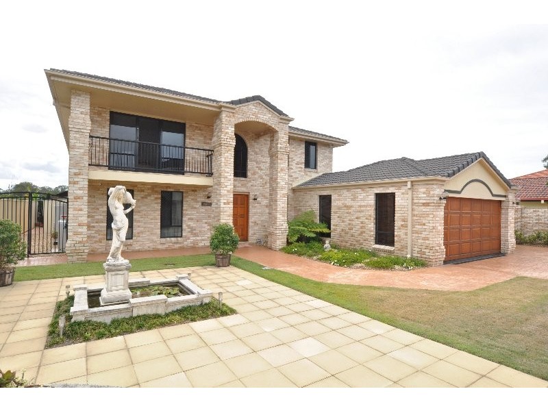 16 Tanzen Drive, Arundel QLD 4214