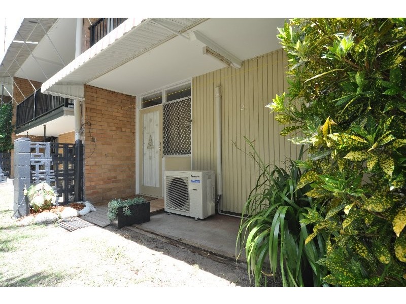 2/107a Frank Street, Labrador QLD 4215