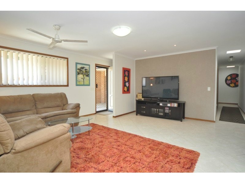 2/8 Davebill Court, Labrador QLD 4215