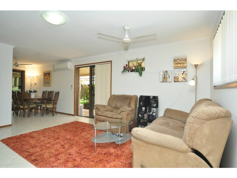 2/8 Davebill Court, Labrador QLD 4215