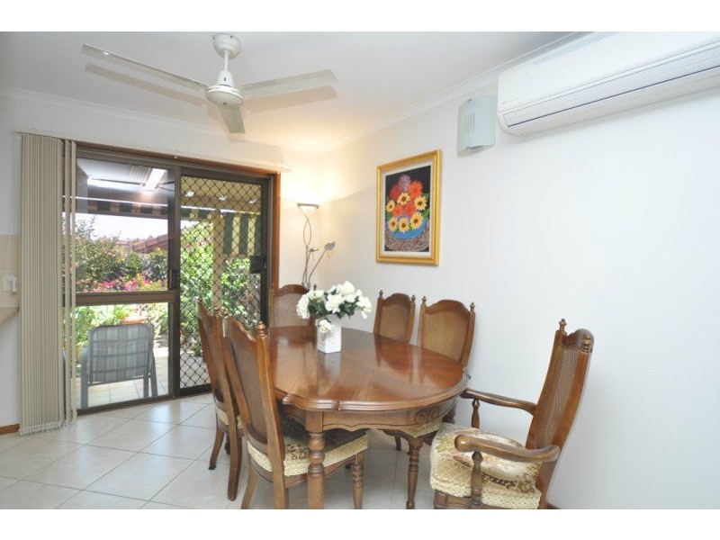 2/8 Davebill Court, Labrador QLD 4215