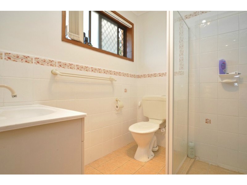 2/8 Davebill Court, Labrador QLD 4215