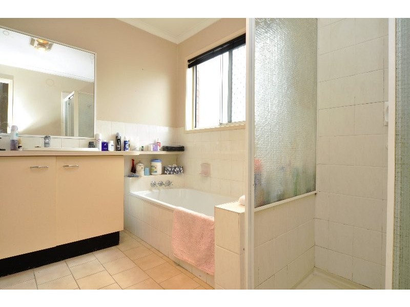 1/112 Little Usher Avenue, Labrador QLD 4215