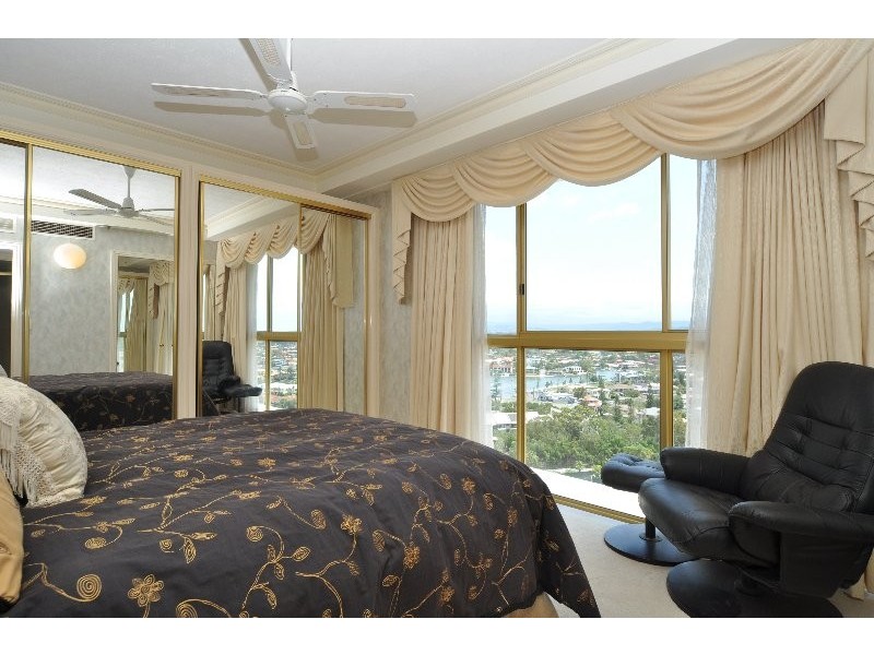 33/19 Oatland Esplanade, Runaway Bay QLD 4216