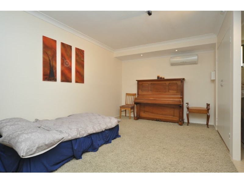 1/3-5 Bradford Street, Labrador QLD 4215