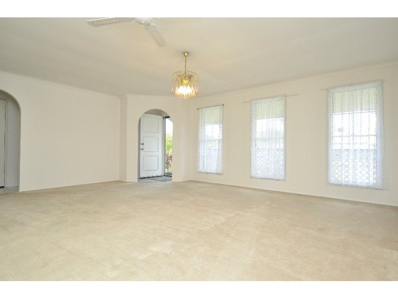 138 Olsen Avenue, Arundel QLD 4214