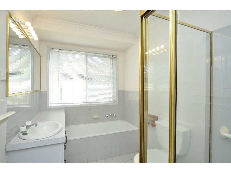 138 Olsen Avenue, Arundel QLD 4214