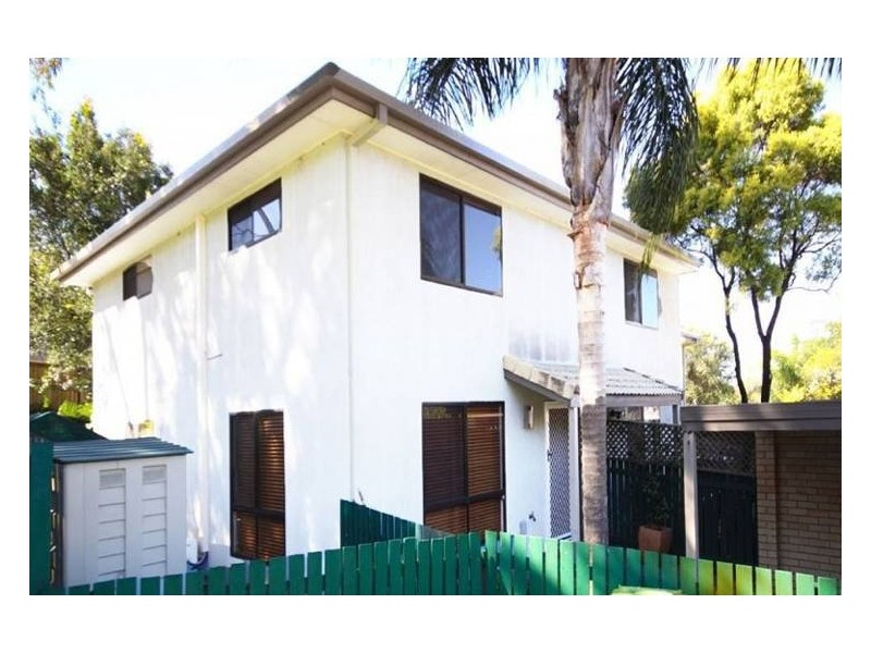 1/77 Olsen Ave, Labrador QLD 4215