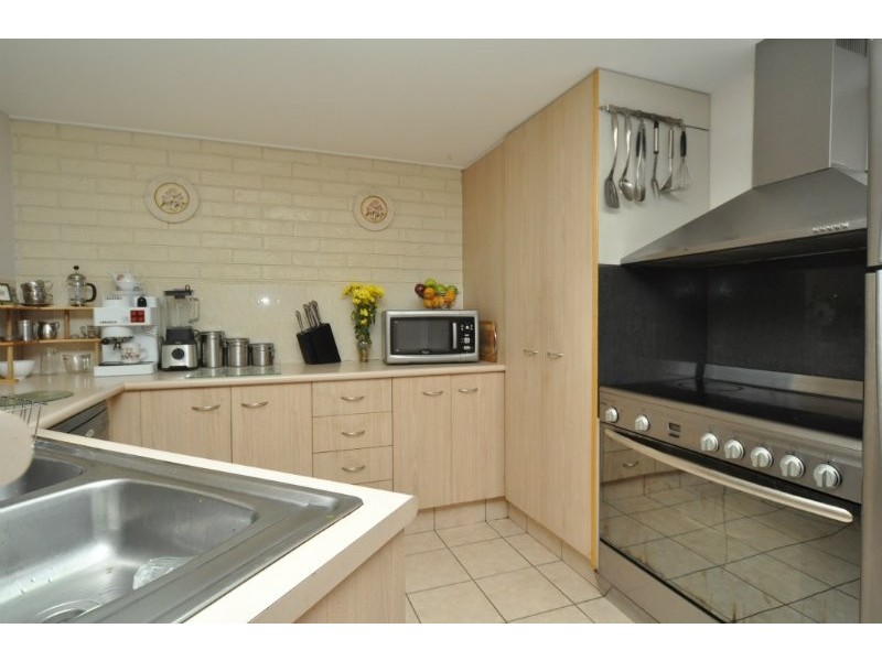 30/71 Olsen Ave, Labrador QLD 4215