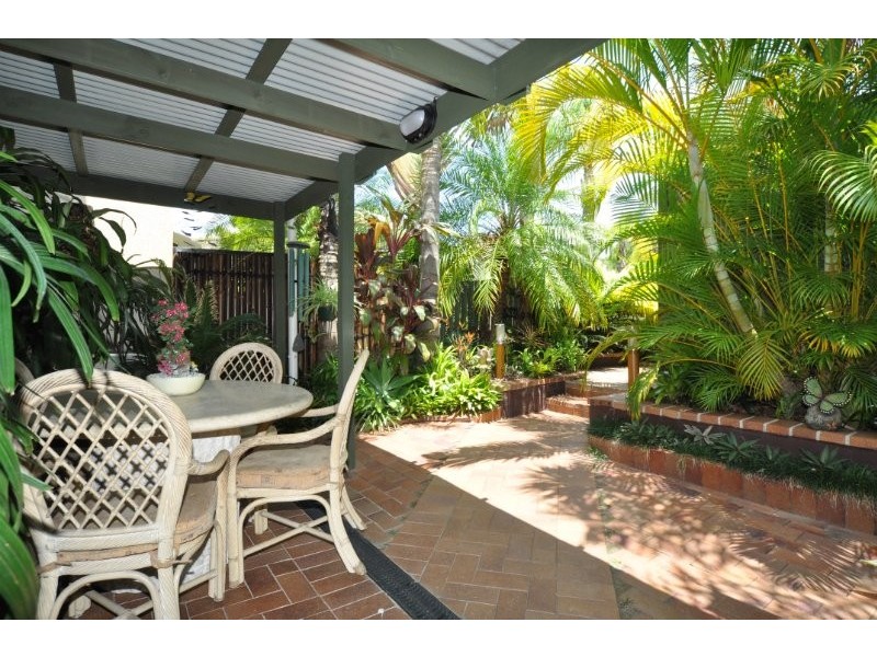 30/71 Olsen Ave, Labrador QLD 4215