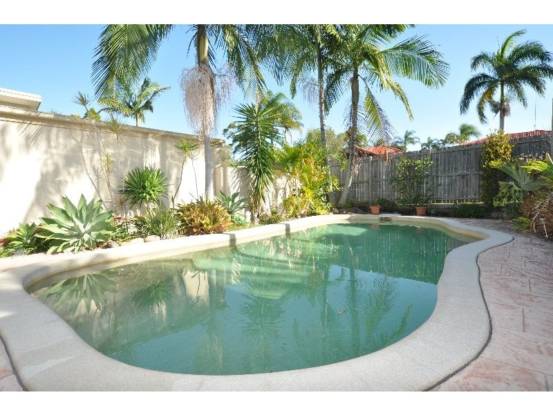 27 Merinda Court, Southport QLD 4215