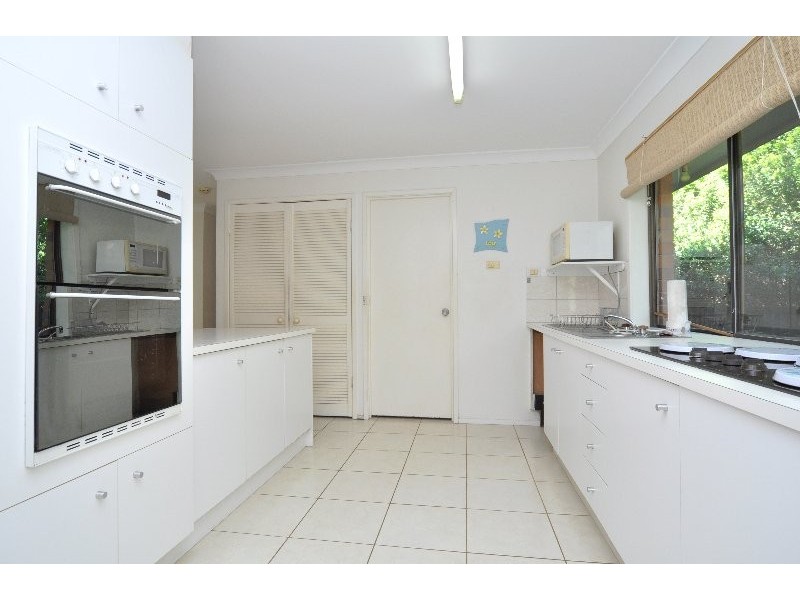 27 Merinda Court, Southport QLD 4215