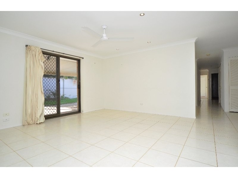 27 Merinda Court, Southport QLD 4215