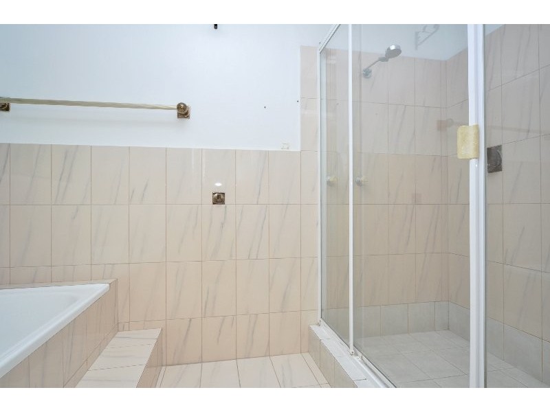 27 Merinda Court, Southport QLD 4215
