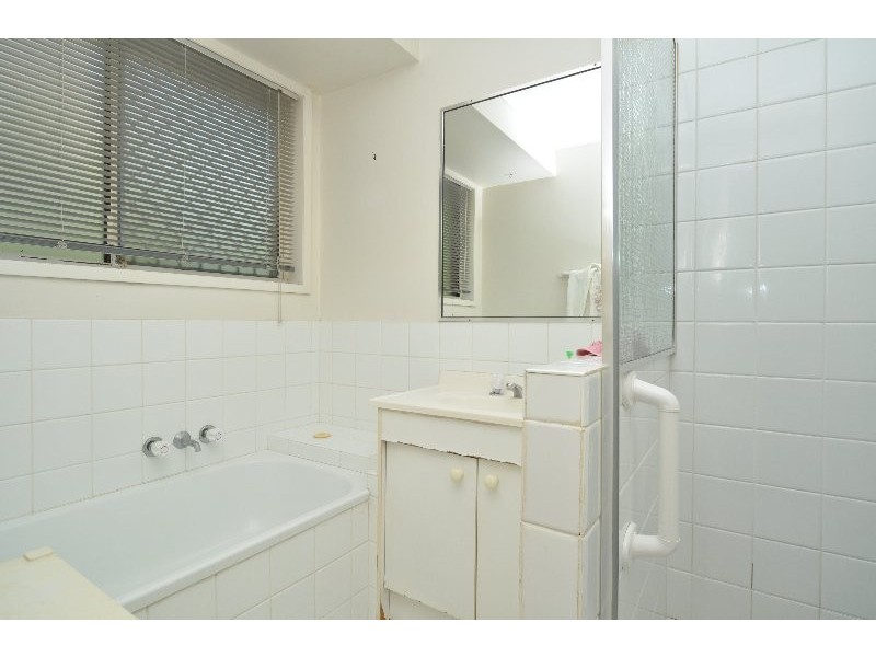 2/23 Telopea Street, Labrador QLD 4215