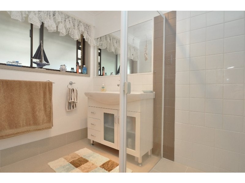 1/279 Government Road, Labrador QLD 4215