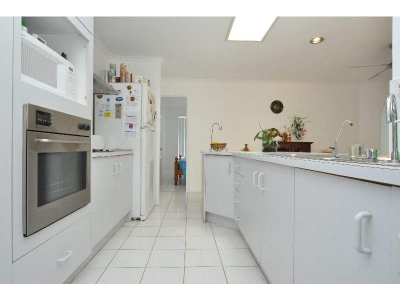 13 Chiffley Place, Arundel QLD 4214