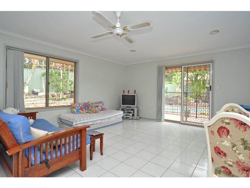 13 Chiffley Place, Arundel QLD 4214
