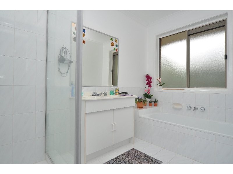 13 Chiffley Place, Arundel QLD 4214