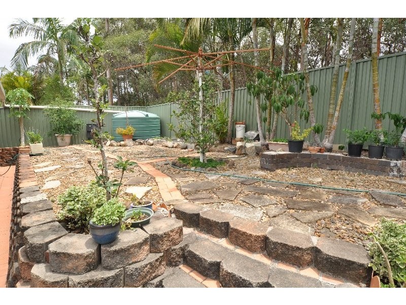 13 Chiffley Place, Arundel QLD 4214