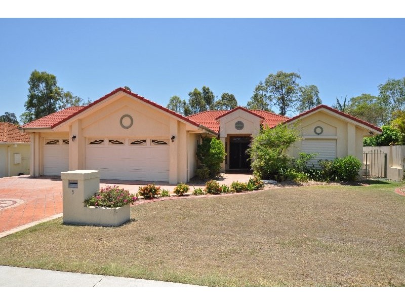 5 Maltravers Drive, Arundel QLD 4214