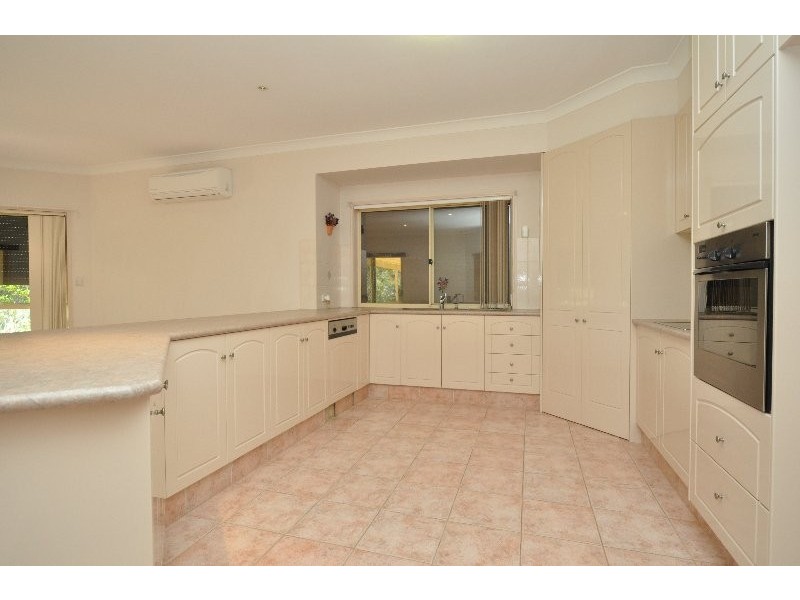 5 Maltravers Drive, Arundel QLD 4214