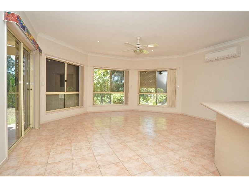 5 Maltravers Drive, Arundel QLD 4214