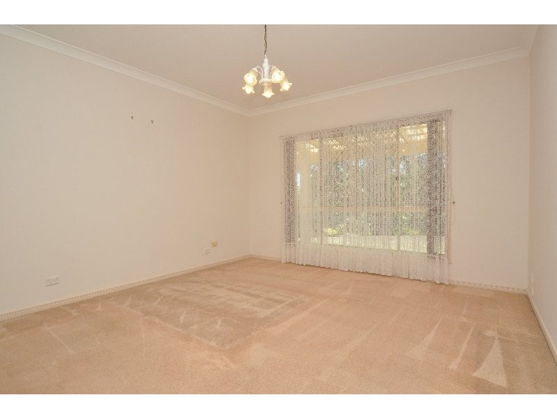 5 Maltravers Drive, Arundel QLD 4214