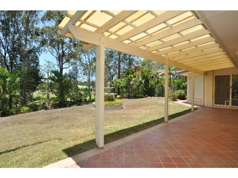 5 Maltravers Drive, Arundel QLD 4214