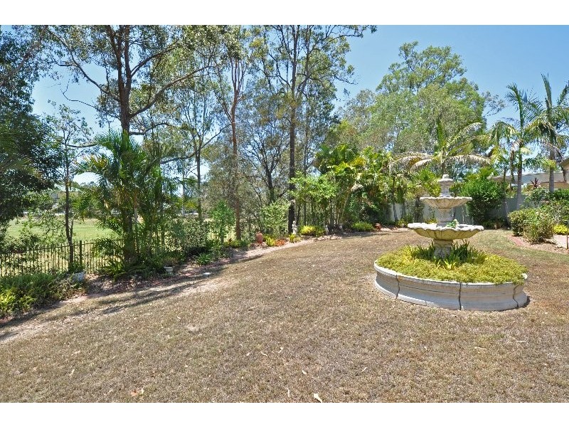 5 Maltravers Drive, Arundel QLD 4214