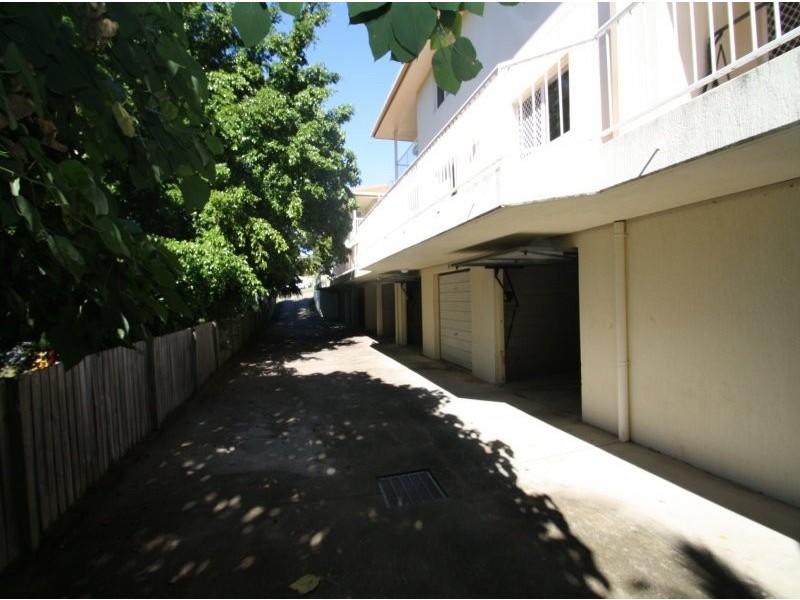 1/61 Imperial Parade, Labrador QLD 4215