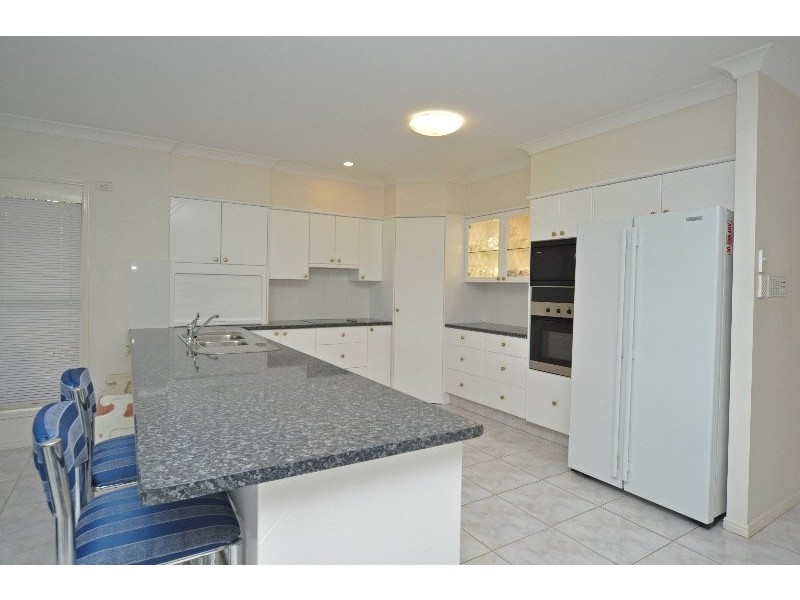 37 Chichester Drive, Arundel QLD 4214