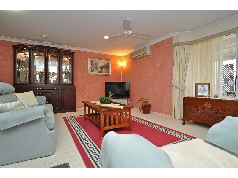 1/3 Jannie Court, Labrador QLD 4215