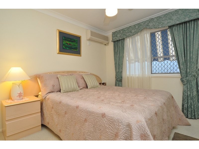 1/3 Jannie Court, Labrador QLD 4215