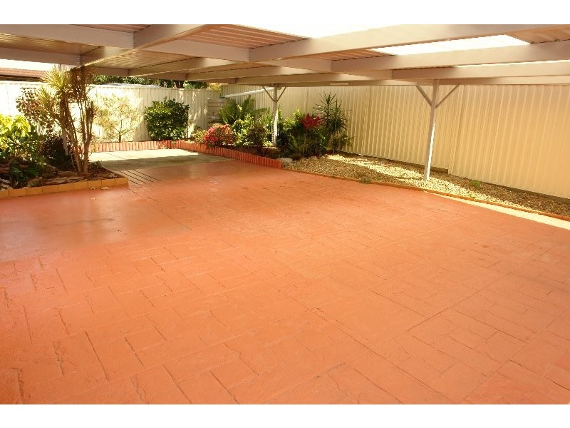2/18 Stephenson Street, Labrador QLD 4215