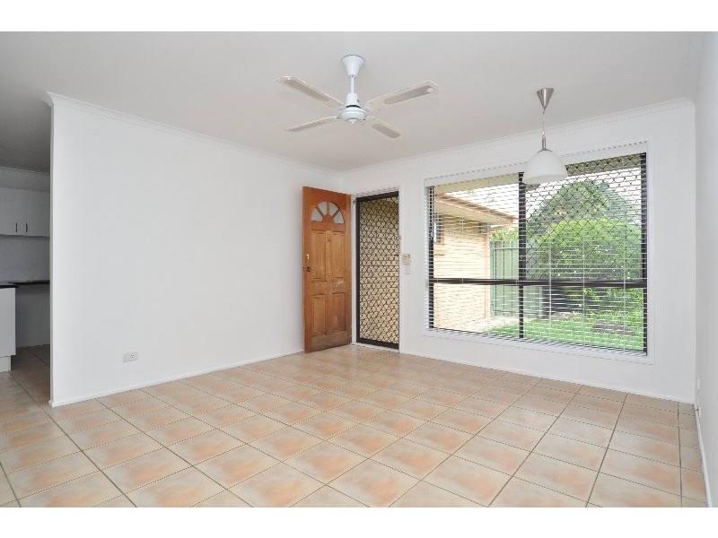 2/2 Cassandra Crescent, Labrador QLD 4215