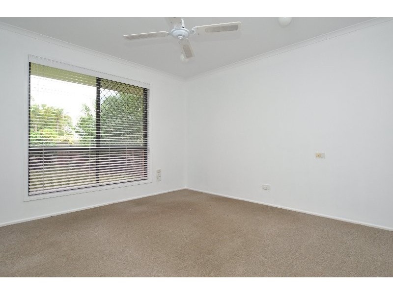 2/2 Cassandra Crescent, Labrador QLD 4215