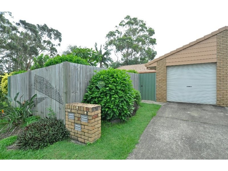 2/2 Cassandra Crescent, Labrador QLD 4215
