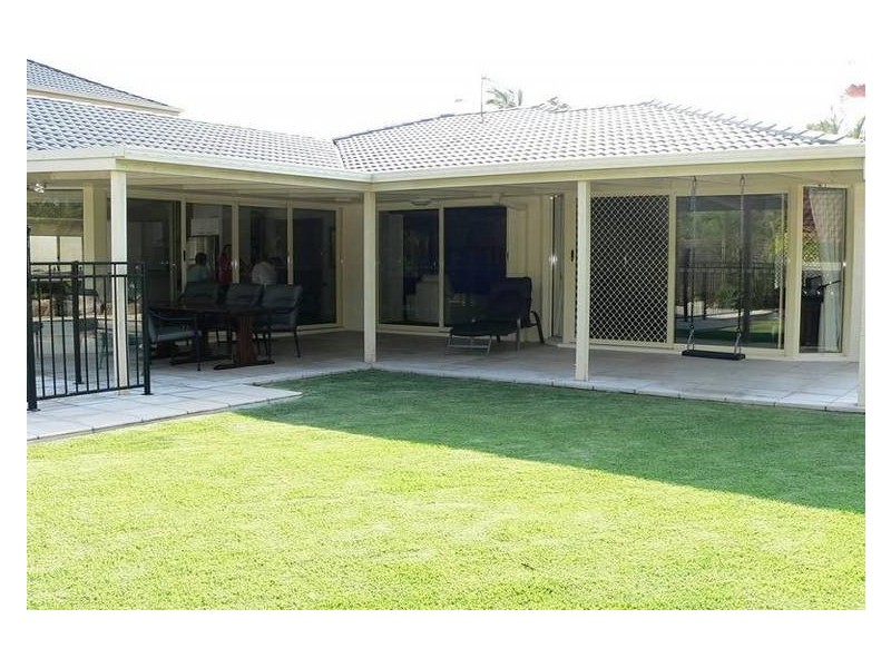 15 Pearson Close, Arundel QLD 4214