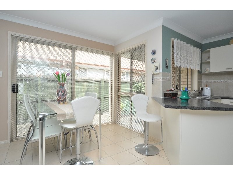 1/4 Gemma Glade, Labrador QLD 4215