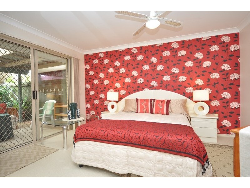 1/4 Gemma Glade, Labrador QLD 4215