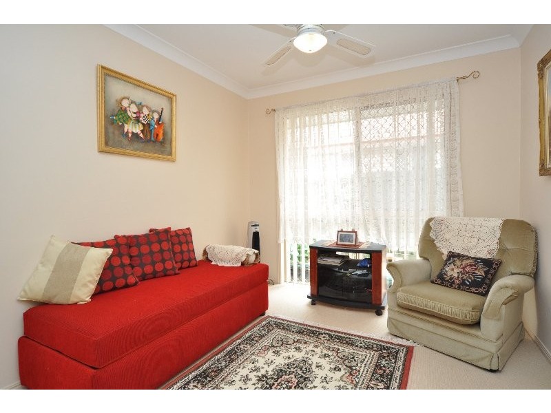 1/4 Gemma Glade, Labrador QLD 4215