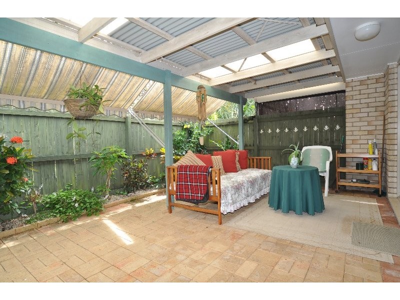 1/4 Gemma Glade, Labrador QLD 4215