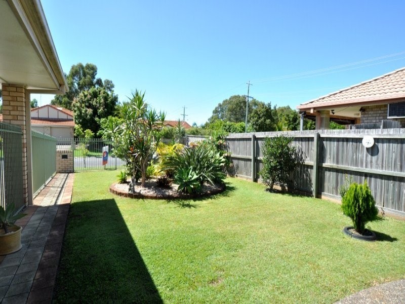 1/4 Gemma Glade, Labrador QLD 4215