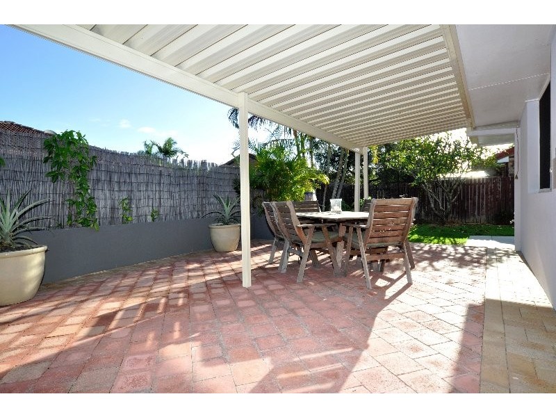 2/3 Hentdale Court, Labrador QLD 4215