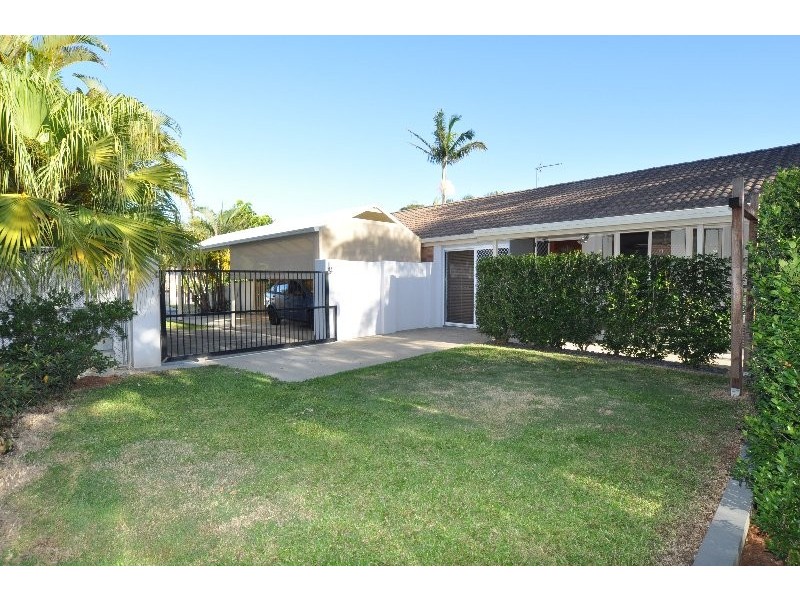 2/3 Hentdale Court, Labrador QLD 4215