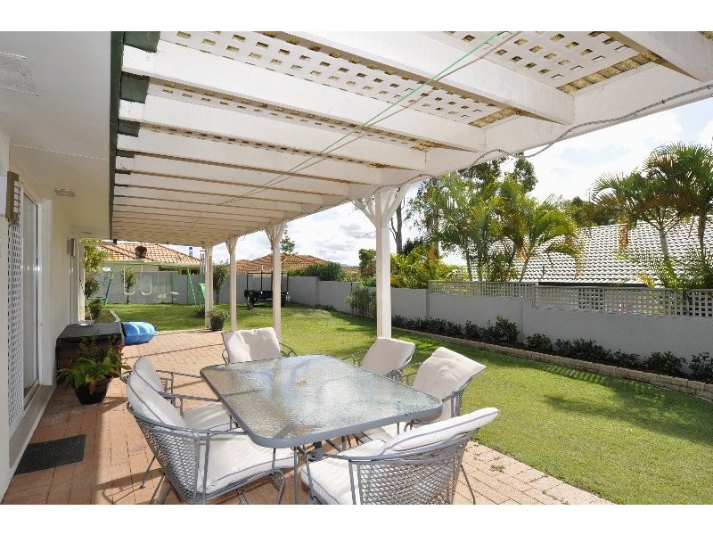 14 Pearson Close, Arundel QLD 4214